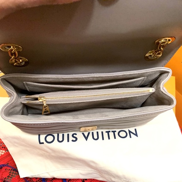 🆕😍💗💯NWT AUTHENTIC LOUIS VUITTON NEW WAVE CHAIN BAG - Picture 7 of 16